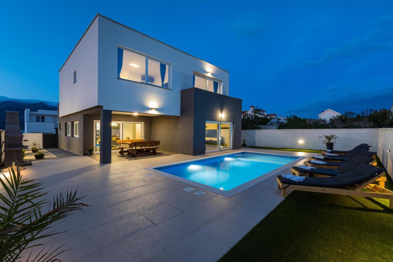 Luxury Villa Noemi ราชานาส ภายนอก รูปภาพ
