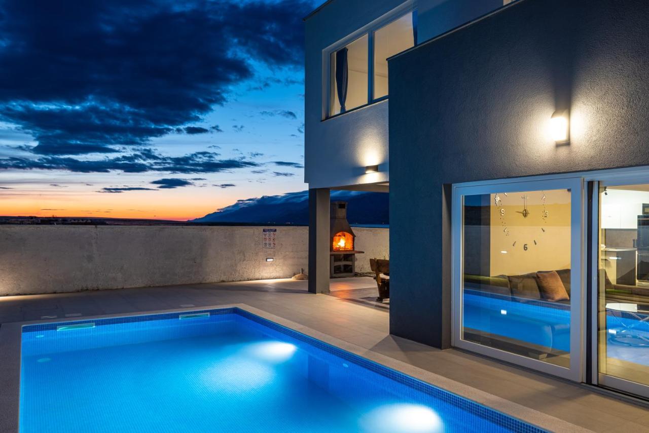 Luxury Villa Noemi ราชานาส ภายนอก รูปภาพ